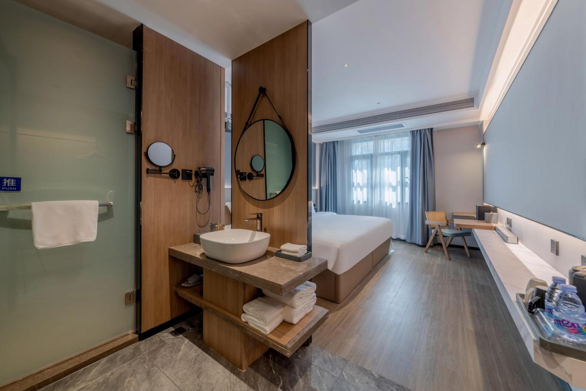 Luyue Hotel Movie Hotel Huaqiangbei Convention And Exhibition Center Branch Shenzhen Exterior photo